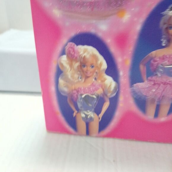 VTG Barbie 3 Looks Barbie, 3 Outfits in One 12339 Mattel 1994 Never Out Of Box - Picture 15 of 16